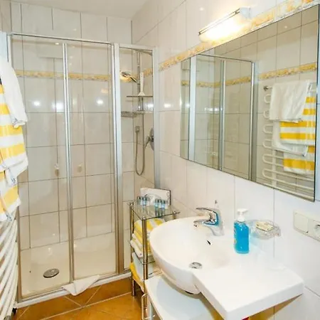 Cafe Chiemgau Und Gaestehaus Apartamento Ruhpolding