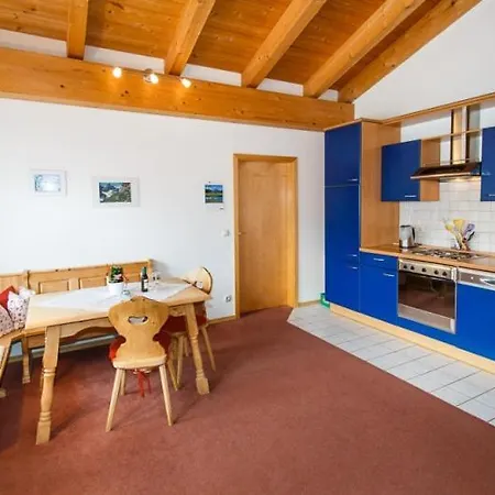 Apartment Cafe Chiemgau Und Gaestehaus *