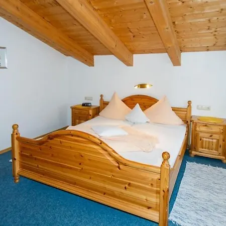 Cafe Chiemgau Und Gaestehaus Apartment