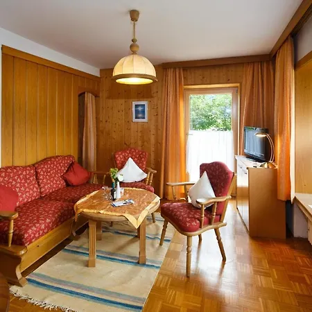 Cafe Chiemgau Und Gaestehaus