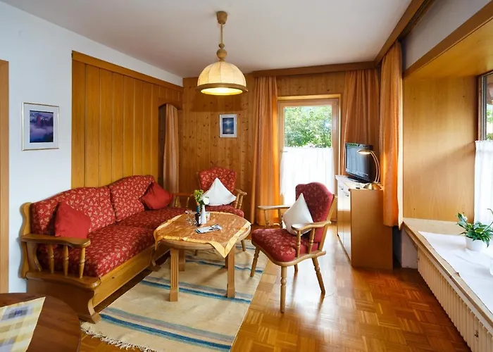 Cafe Chiemgau Und Gaestehaus