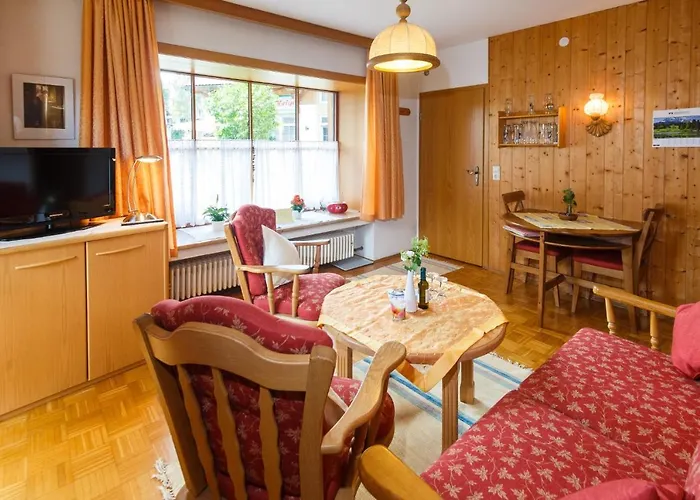 Cafe Chiemgau Und Gaestehaus Daire