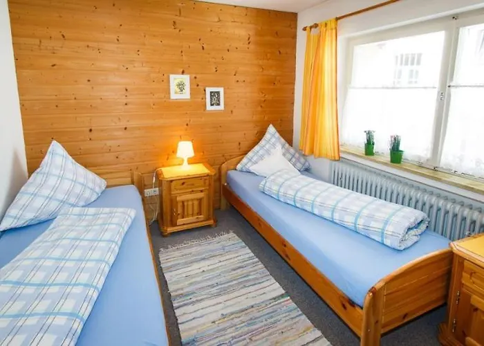 Daire Cafe Chiemgau Und Gaestehaus
