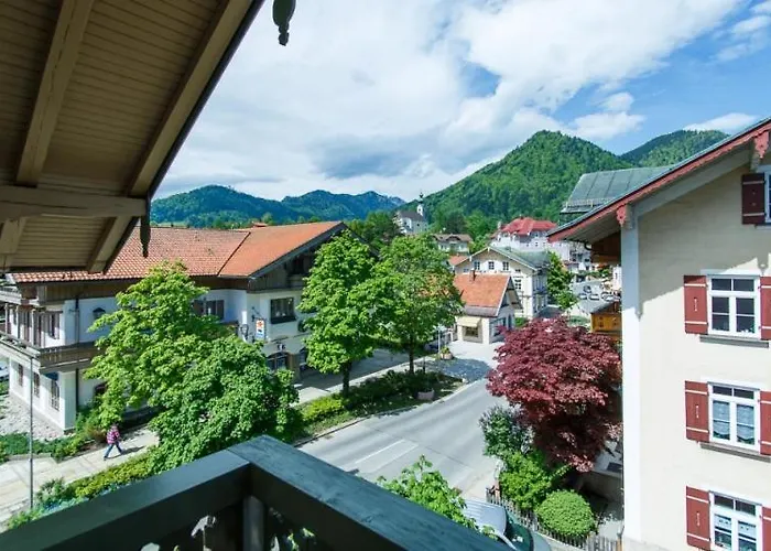 Cafe Chiemgau Und Gaestehaus Daire