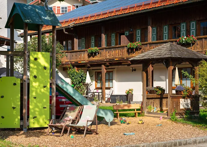 Daire Cafe Chiemgau Und Gaestehaus *