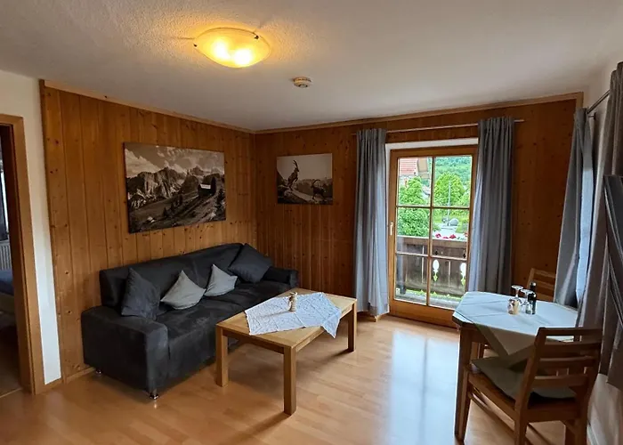 Cafe Chiemgau Und Gaestehaus Daire Ruhpolding